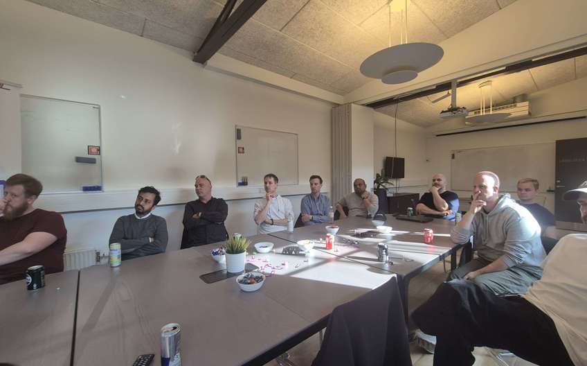 Attendees paying attention to the presentation of uHeadless